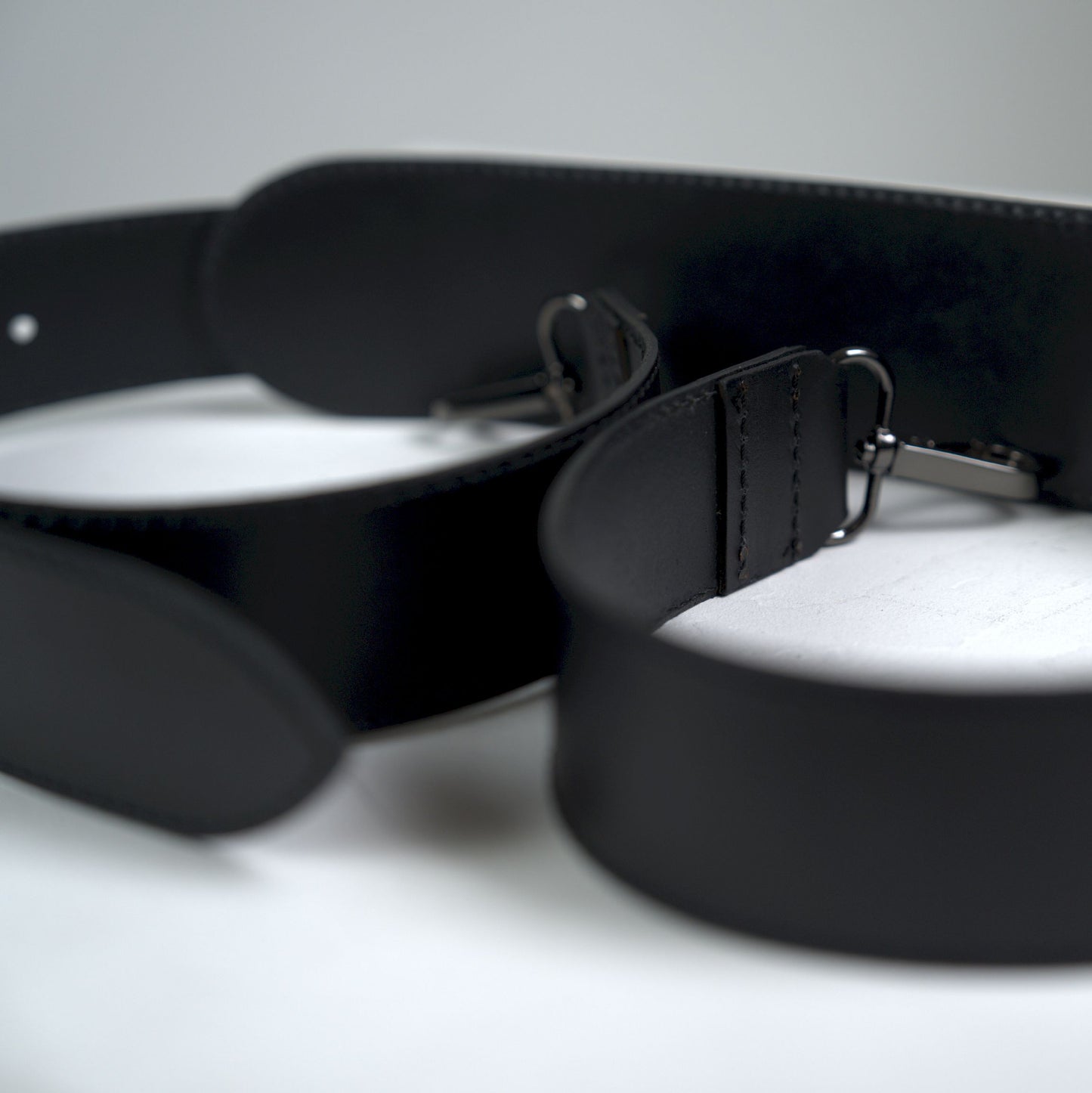 Taška na notebook s popruhem Esence